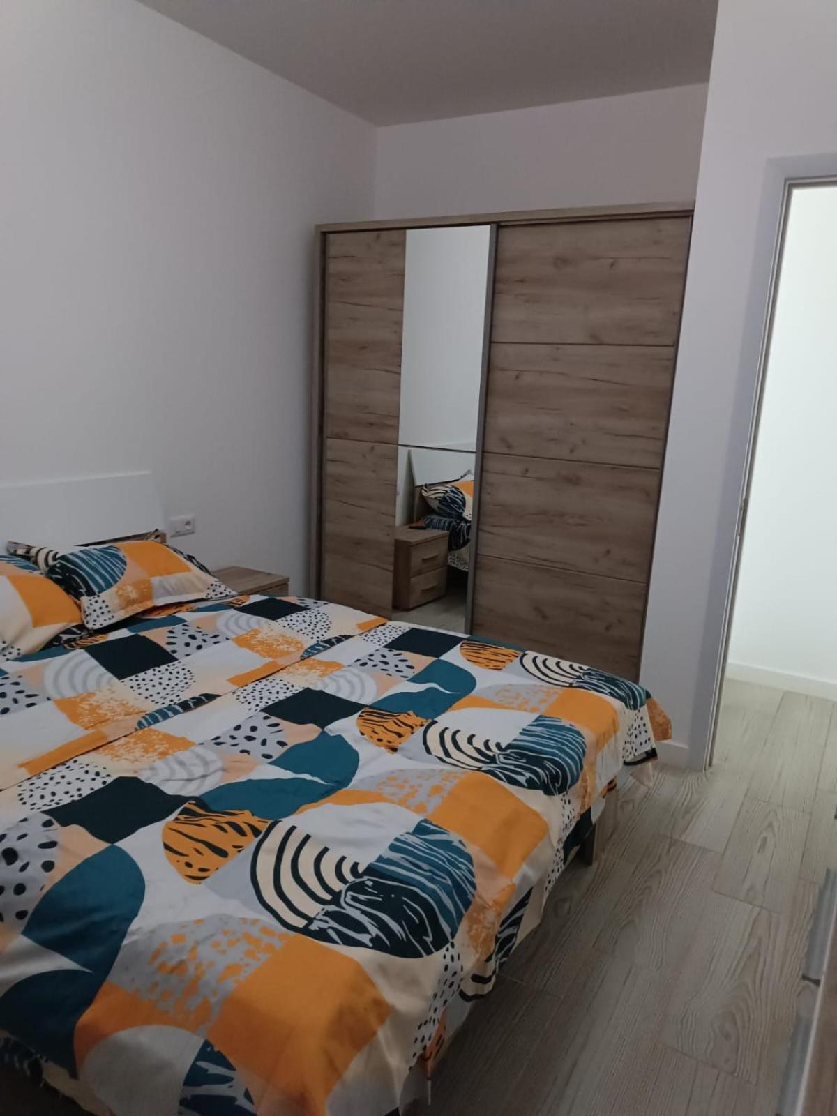 Apartament 2 Camere, Bloc Nou, Langa Promenada Moll, Capacitate 4 Persoane Craiova Eksteriør bilde