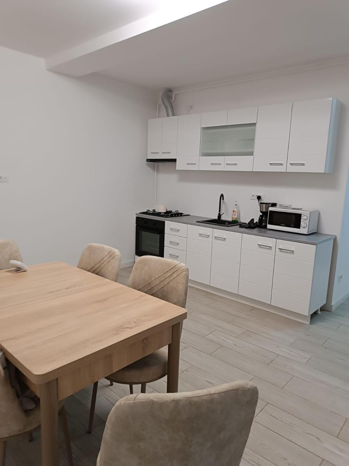 Apartament 2 Camere, Bloc Nou, Langa Promenada Moll, Capacitate 4 Persoane Craiova Eksteriør bilde